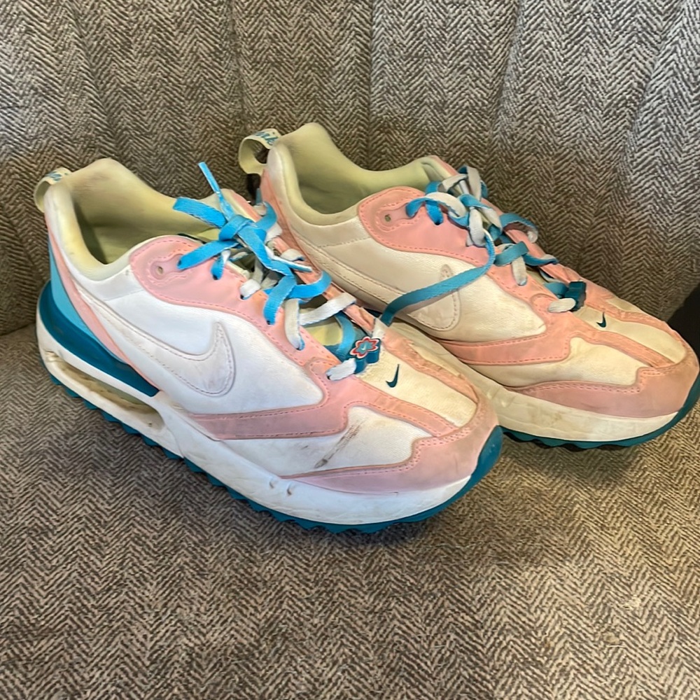 Nike Air max zoom pastels size 7 women’s! Lightly worn!